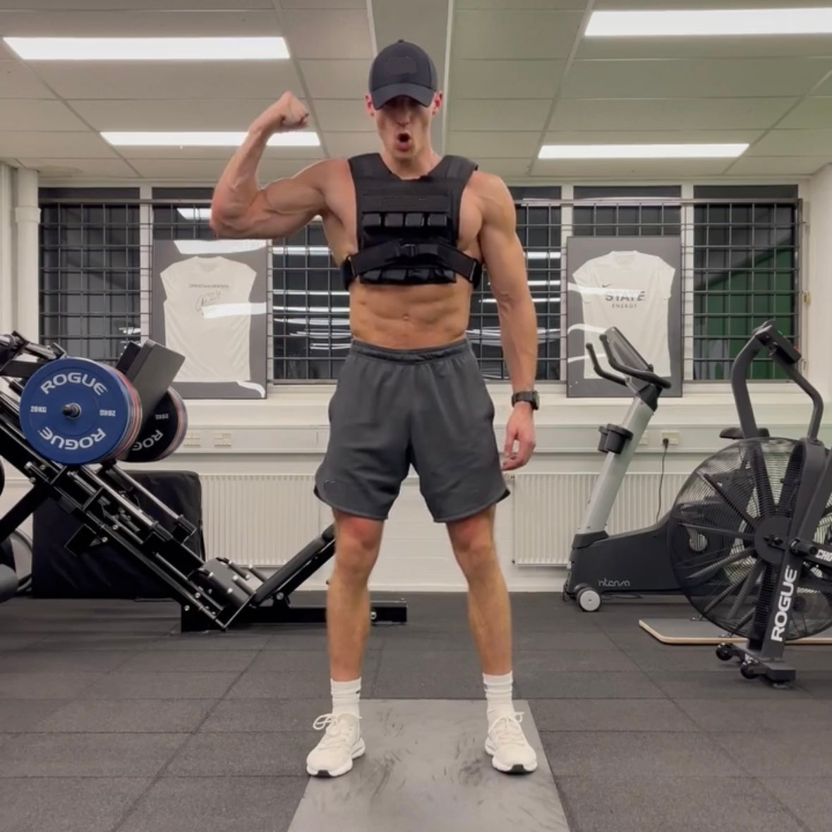 🔥 35LB Adjustable Vest + Iron Blocks